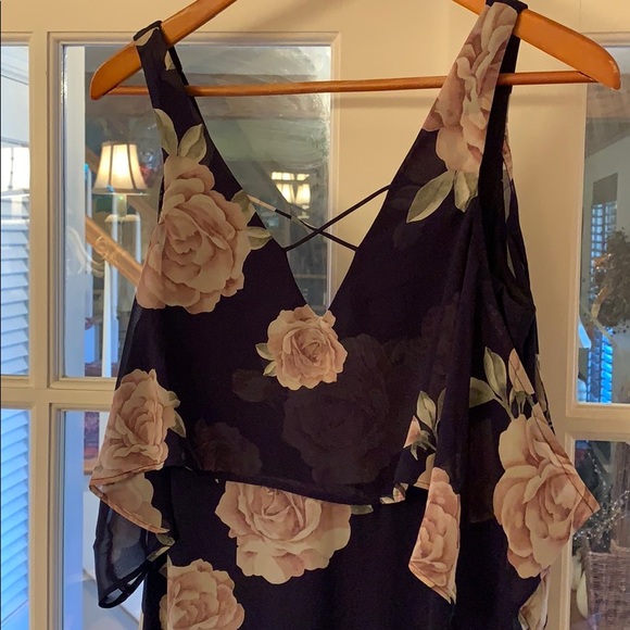 Lulu’s Gorgeous dress - So Pretty! Long dress, excellent condition! - Picture 3 of 16